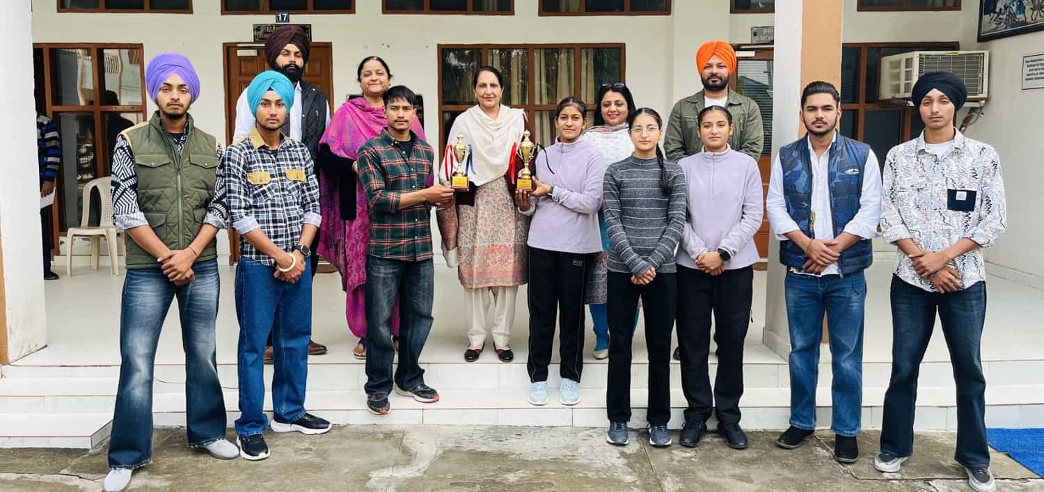 Bela College won the championship in the university inter-college rowing competition